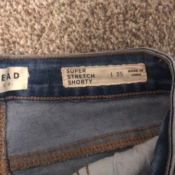 Denim shorts - Picture 3 of 3